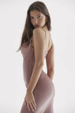 Soft Pink Velvet Midi Dress 22 Soft Pink Velvet Midi Dress -Pinkyy Kleider Geschaft azalea 20