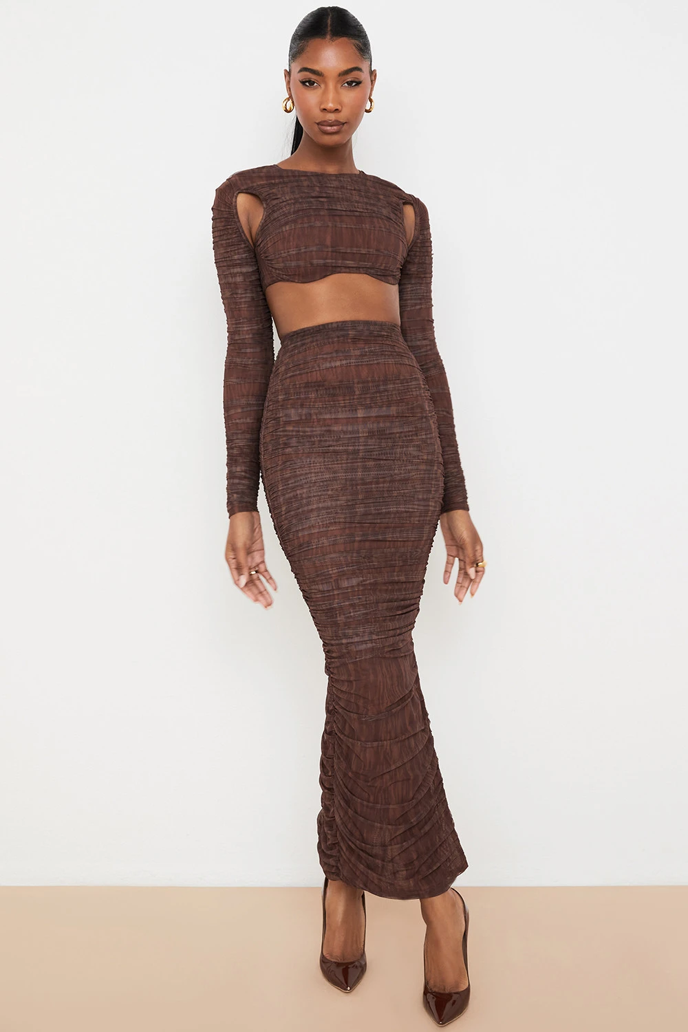 Chocolate Print Ruched Mesh Cutout Cropped Top 5 Chocolate Print Ruched Mesh Cutout Cropped Top – Bild 5