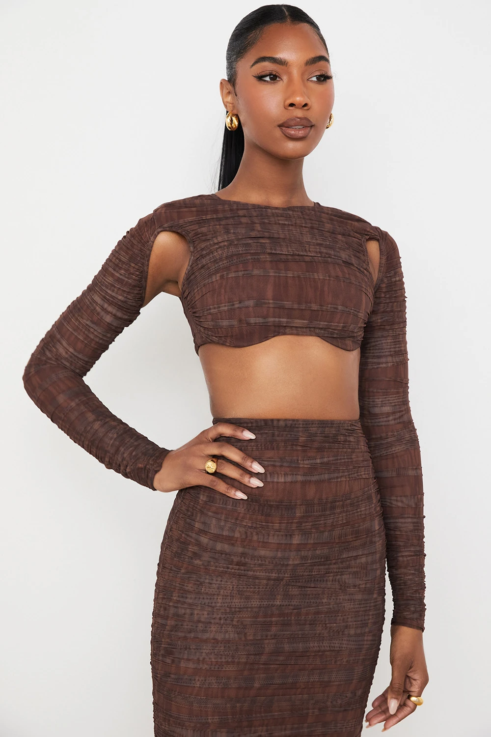 Chocolate Print Ruched Mesh Cutout Cropped Top 4 Chocolate Print Ruched Mesh Cutout Cropped Top – Bild 4
