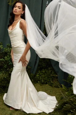 Off White Satin Mermaid Bridal Gown -Pinkyy Kleider Geschaft emiliew30