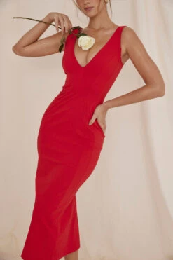 Red Rose Plunge Maxi Dress 25 Red Rose Plunge Maxi Dress -Pinkyy Kleider Geschaft hcb ecomm content 5546