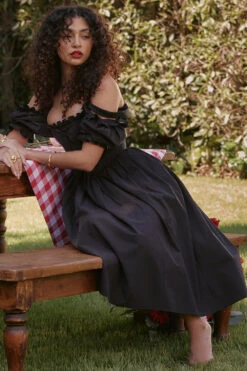 Black Puff Sleeve Midi Sundress 30 Black Puff Sleeve Midi Sundress -Pinkyy Kleider Geschaft look 02 0715