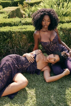 Night Shade Lace Maxi Dress -Pinkyy Kleider Geschaft look 13 4849