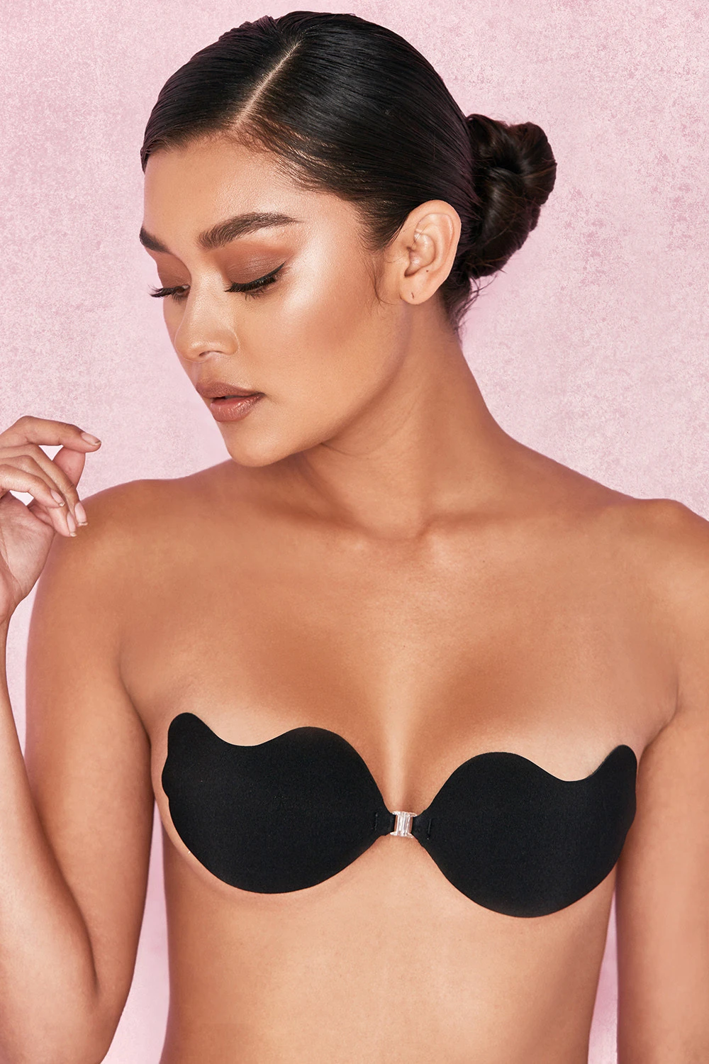 Front Fastening Moulded Microfibre 'V' Bra - Black 4 Front Fastening Moulded Microfibre 'V' Bra - Black – Bild 4