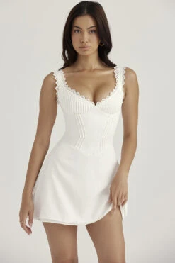 White Pin Tuck Mini Dress -Pinkyy Kleider Geschaft tilly 2