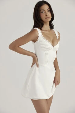 White Pin Tuck Mini Dress -Pinkyy Kleider Geschaft tilly 8