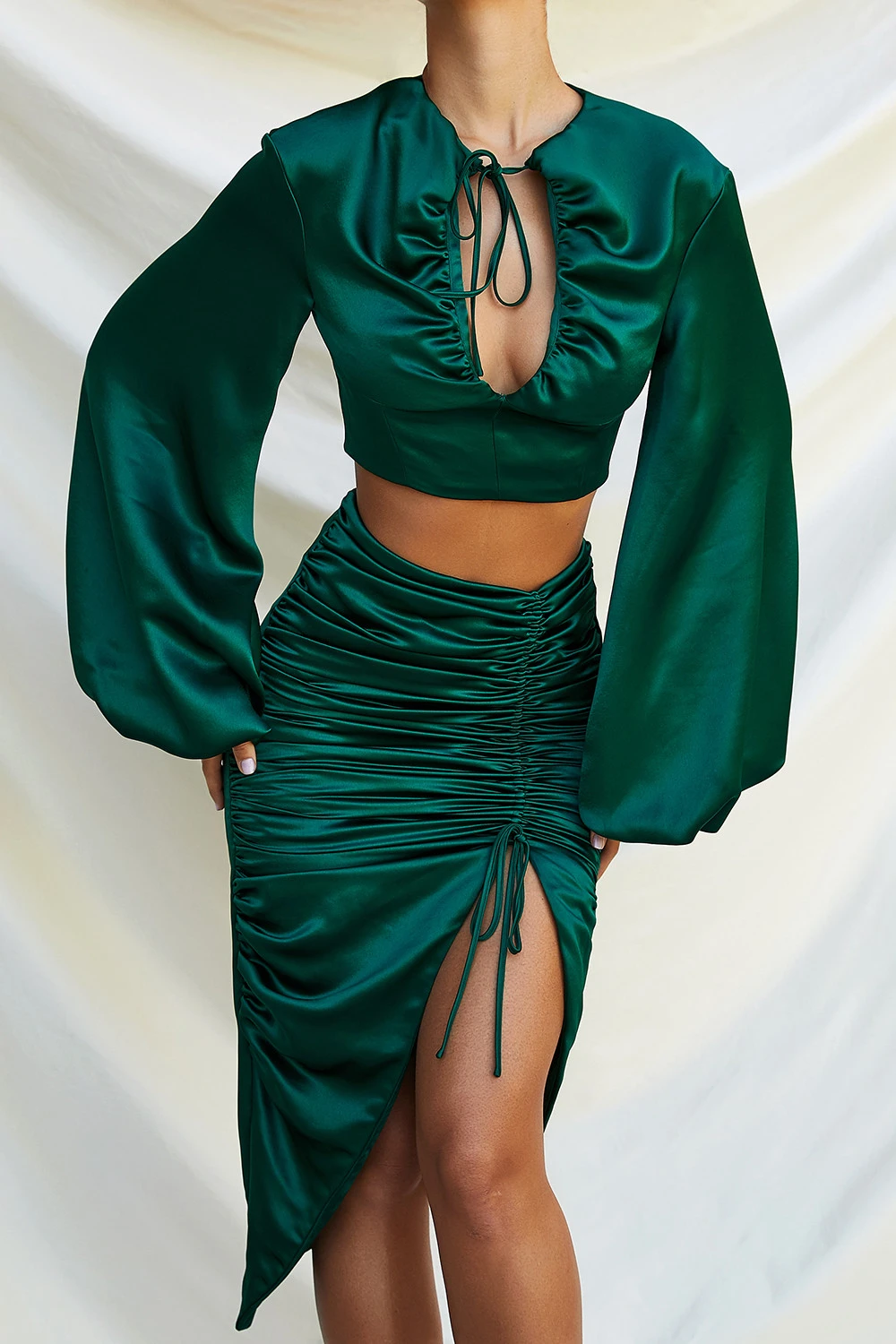 Emerald Green Satin Balloon Sleeve Top 11 Emerald Green Satin Balloon Sleeve Top – Bild 11